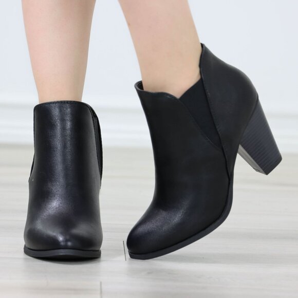 Black Faux Leather Heeled Ankle Booties Elastic Side Panels Stacked Block Heel - Picture 10 of 12